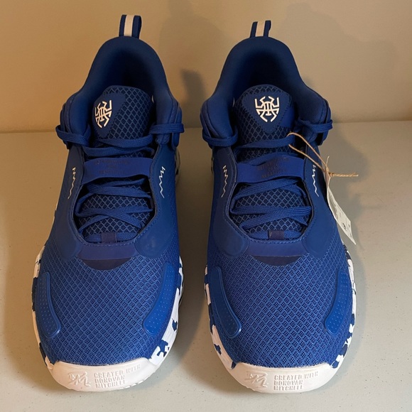 adidas Shoes Nwt Adidas Don Issue 3 Mens Basketball Shoes Size 9